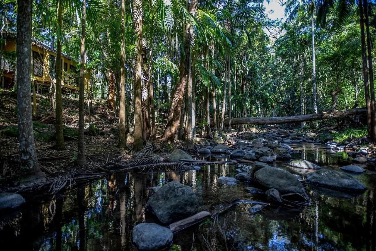 **** Resort Cedar Creek Lodges Gold Coast Australia